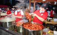 庐州美食新传奇:‘龙虾大王’香飘四溢,引领全城味蕾盛宴