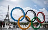 中国代表团闪耀巴黎奥运开幕式,位列第41位入场