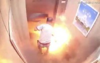 电梯惊魂!电池3秒爆燃致男子重伤,涉事者26天后不幸离世,案件细节及处理结果公布