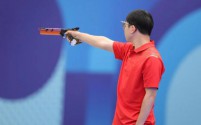00后新星谢瑜闪耀巴黎奥运,勇夺男子10米气手枪金牌